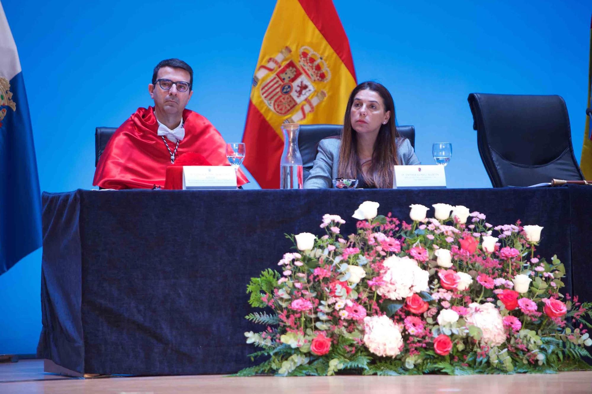 La Universidad de Alicante (UA) clausura el curso con la investidura de 125 nuevos doctores