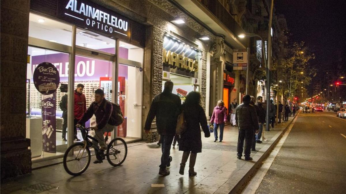 Comercios del barrio de Sants, Barcelona.