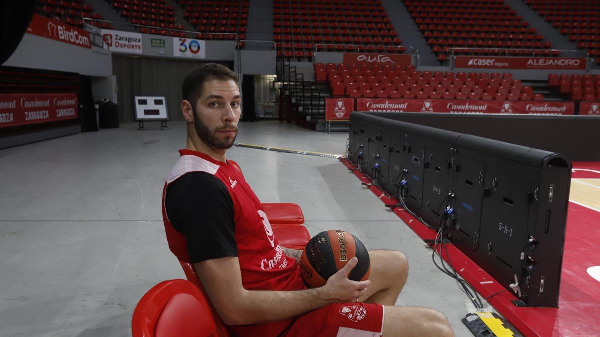 Jovic posa para EL PERIÓDICO durante una entrevista concedida a este diario.