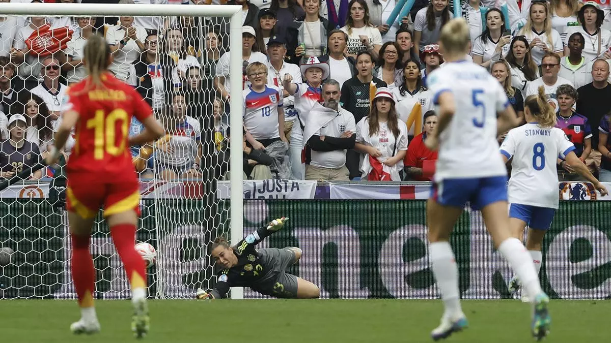 Hampton confiesa su jugarreta a Cata Coll en la final de la Eurocopa