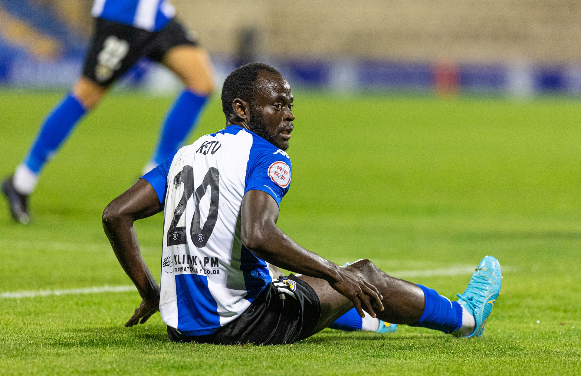 Samu Vázquez da los tres puntos al Hércules