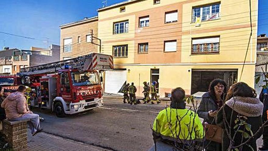 Alarma a Navarcles per l&#039;incendi en un garatge