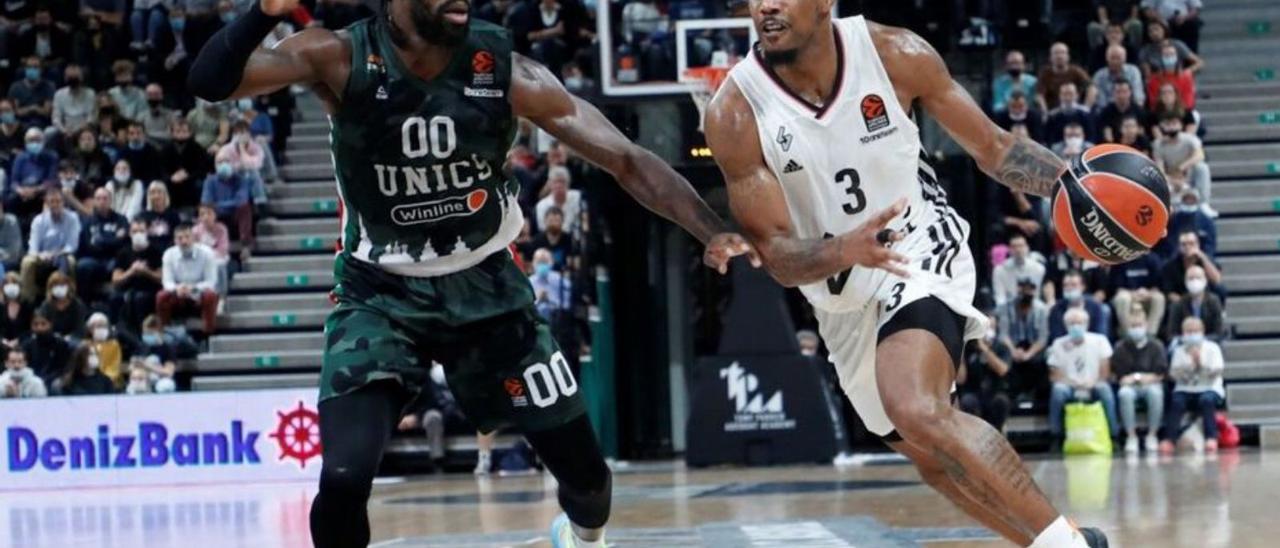 Chris Jones en un partit de l’Eurolliga contra l’Unics | EUROLEAGUE