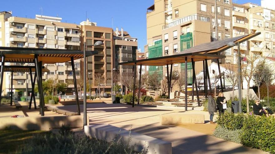 Pérgolas fotovoltaicas en el Jardí de Morvedre (La Saïdia).