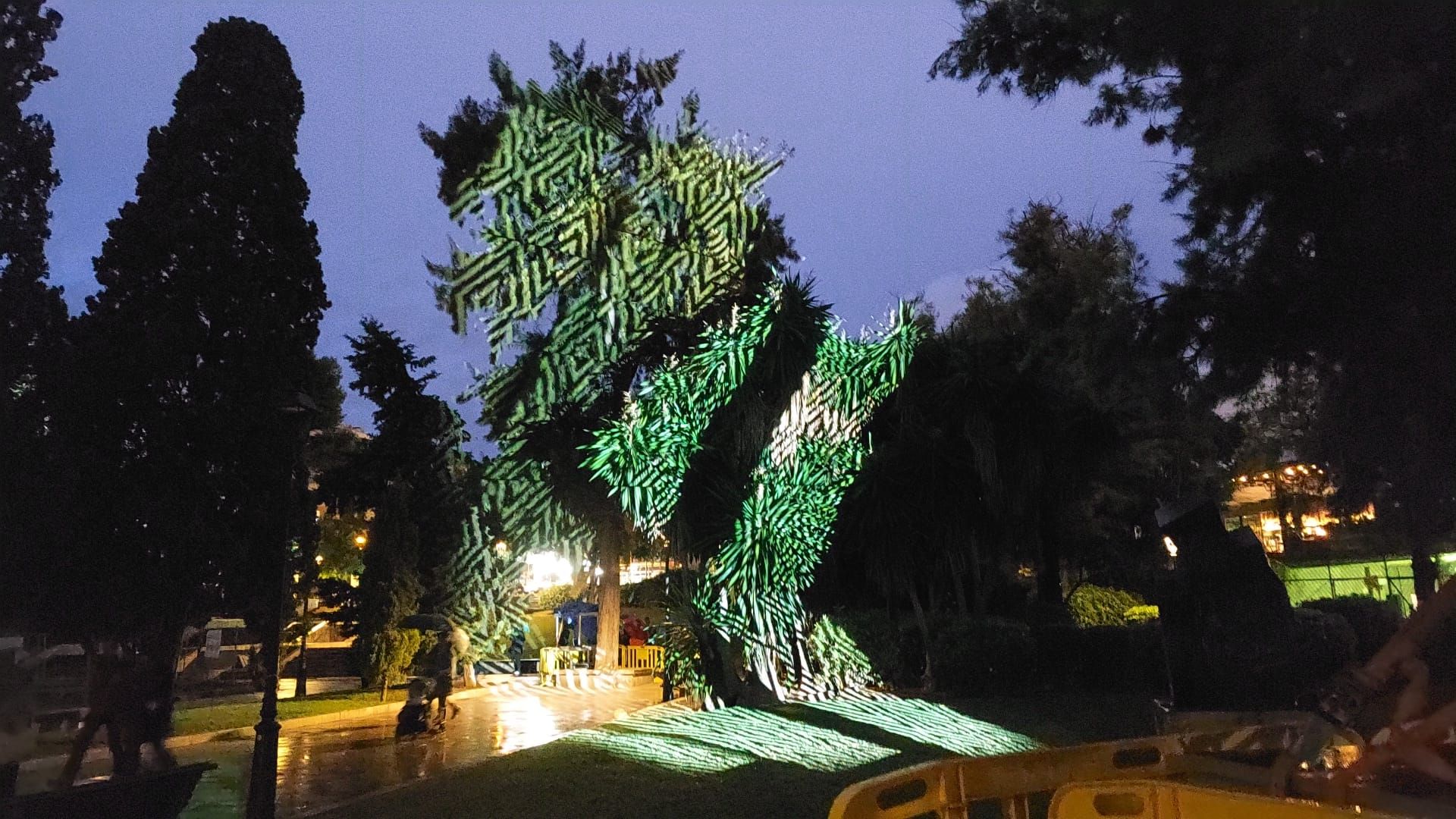 La lluvia frustra los espectáculos de luces de Navidad en Palma