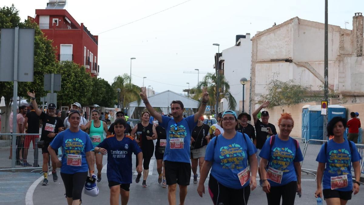 Participantes en la marcha solidaria por África.