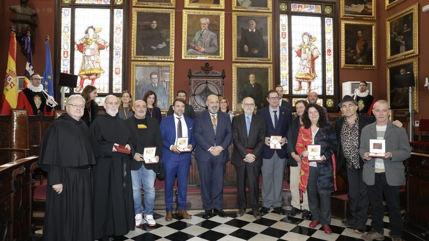 Festa de l&#039;Estendard: El Palma Futsal y la Terremoto de Alcorcón reciben la Medalla de Oro de la Ciudad