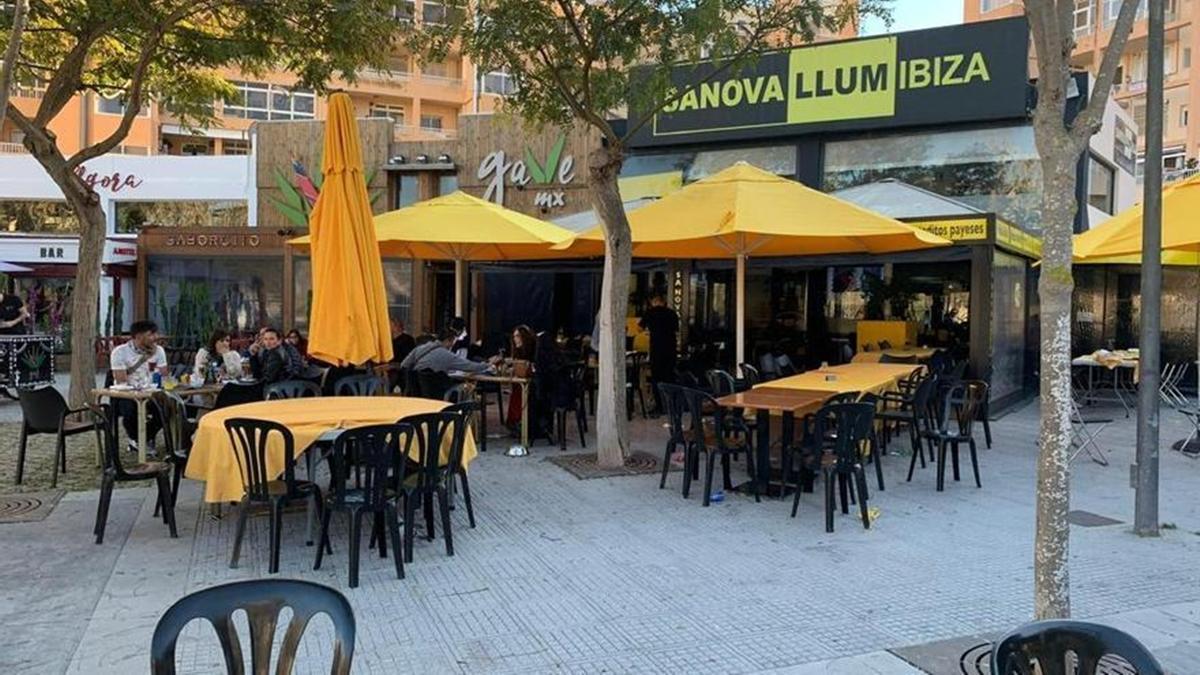El restaurante Sa Nova Llum abrió sus puertas en 2007 en la plaza Albert i Nieto de Ibiza.