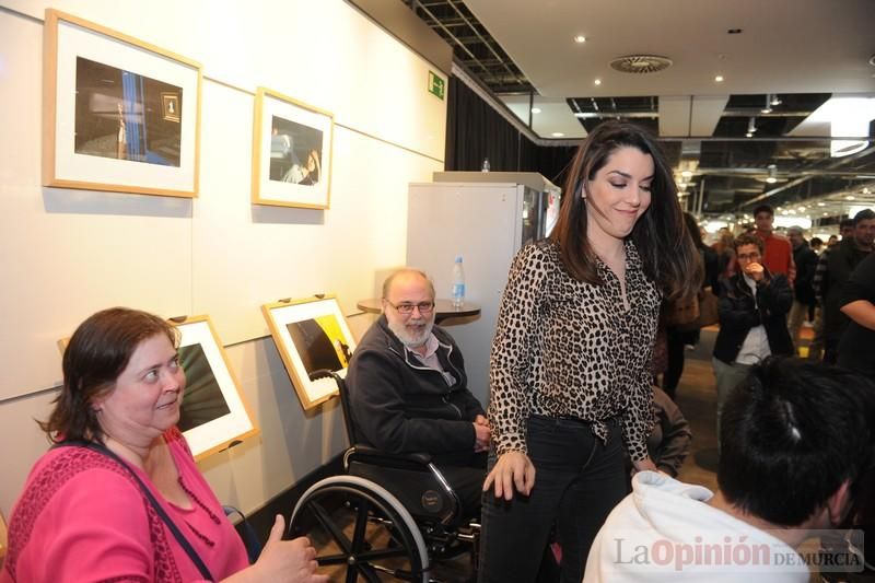 Ruth Lorenzo presenta 'Loveaholic' en la FNAC de Nueva Condomina