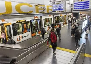 Los usuarios del TRAM de Alicante tardan de media ocho minutos en llegar hasta las paradas