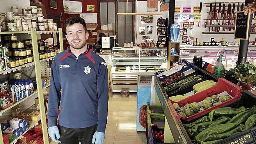 IvÃ¡n Duran, en la tienda de comestibles.