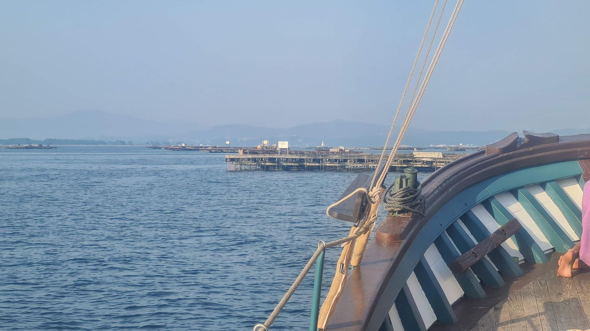 De visita en las Islas Atlánticas de Galicia a bordo del aula flotante "Chasula".