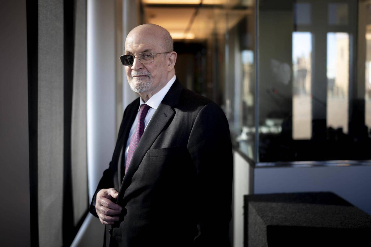El escritor Salman Rushdie, autor del libro de relatos 'La penúltima hora'.
