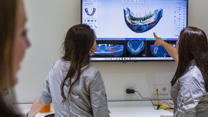 Revolución digital en implantología dental: cirugía guiada y nueva sonrisa en menos de un día