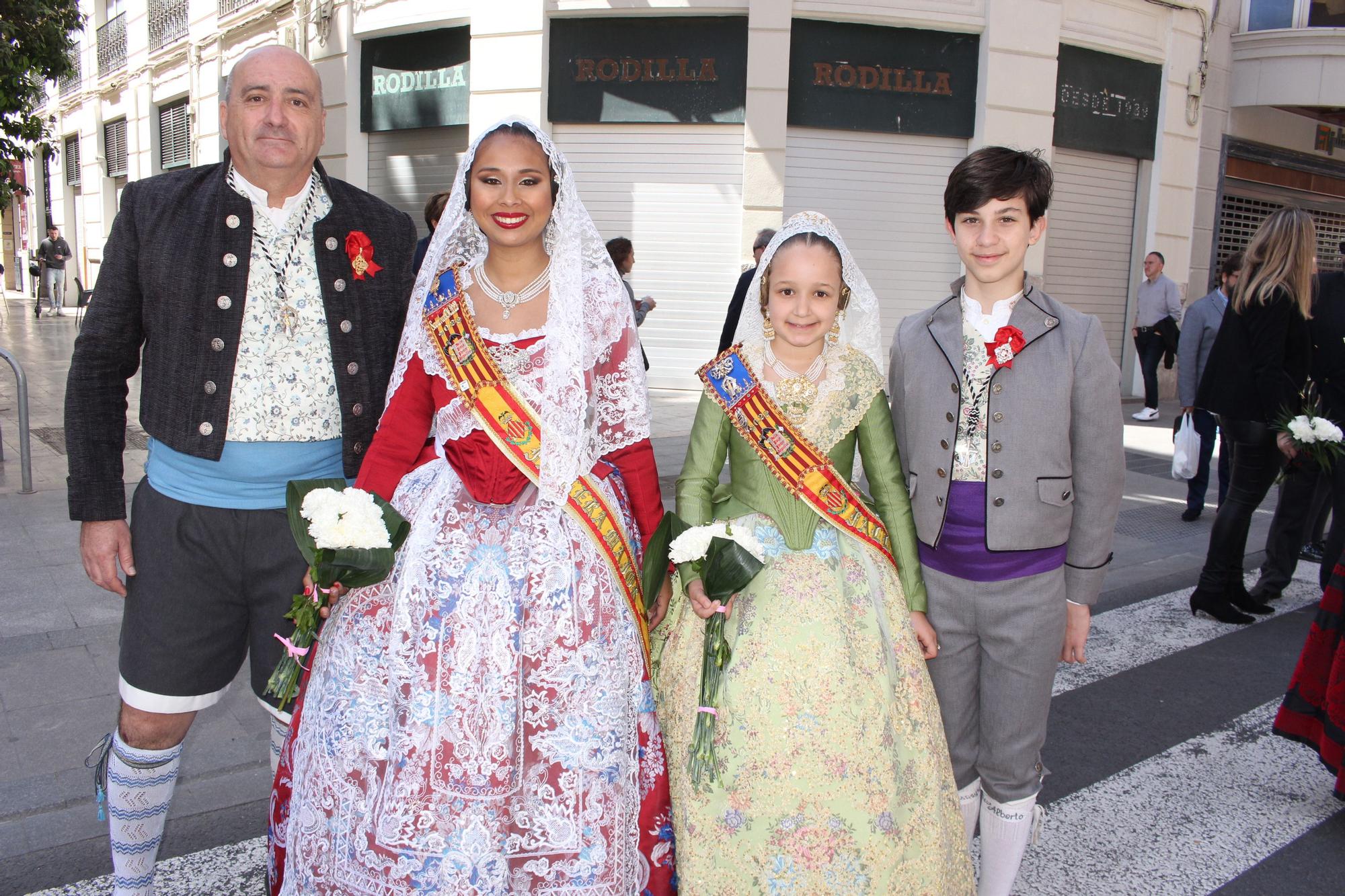 El desfile de falleras mayores en la Ofrenda a San Vicente Ferrer