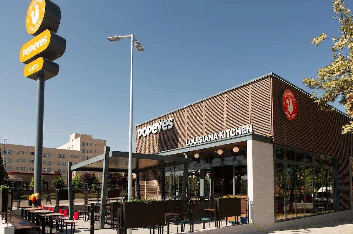 El Popeyes Famous Louisiana Kitchen situado junto al estadio Nuevo Zorrilla.