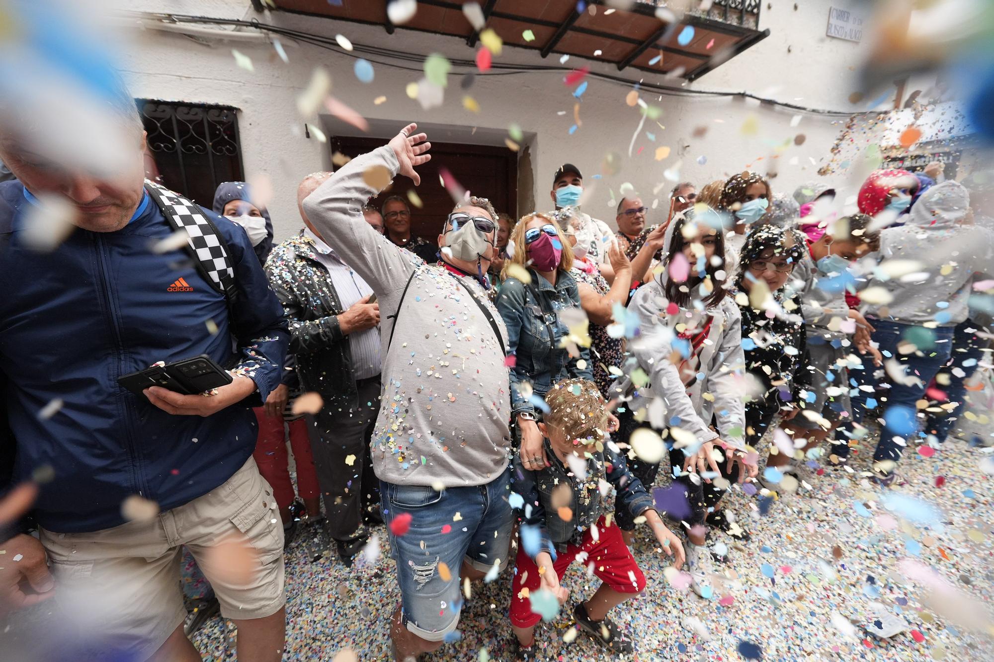 Búscate en el desfile de carrozas y disfraces de l'Anunci de Morella