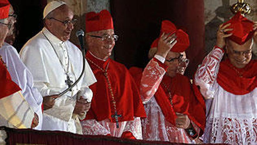 Francisco, a los cardenales: &quot;Que Dios os perdone&quot;