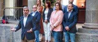 Fernando Clavijo registra su candidatura en el Parlamento de Canarias