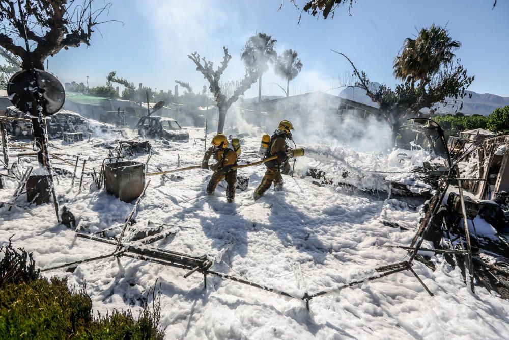 Desalojado un camping de Benidorm por un incendio