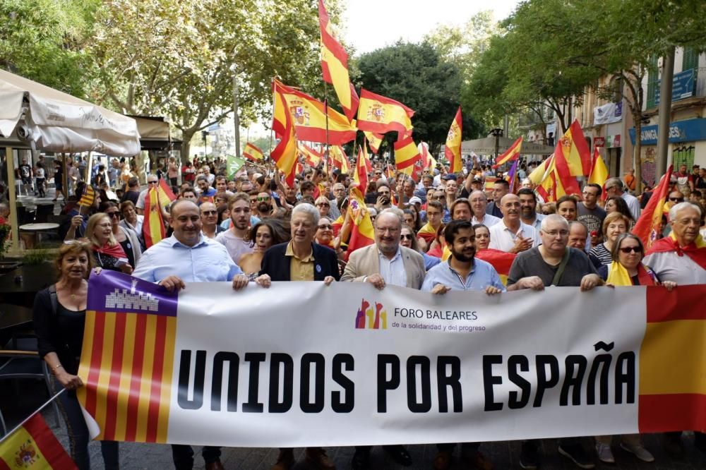 Unas 800 personas se manifiestan en Palma por la unidad de España