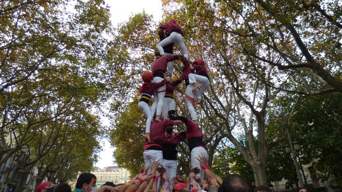 Onze colles castelleres es reuneixen a Figueres en la trobada de tardor de Colles del Nord