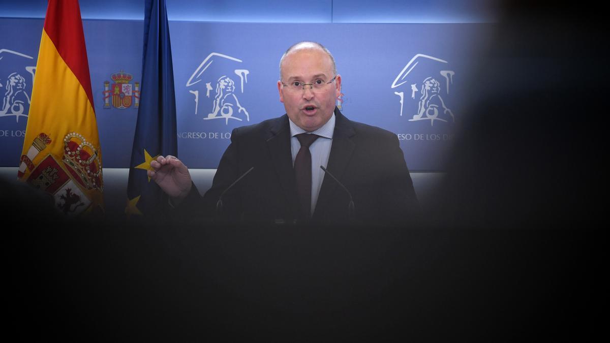 El portavoz del PP en el Congreso, Miguel Tellado, durante una rueda de prensa, en el Congreso de los Diputados, a 26 de marzo de 2024, en Madrid (España). Durante la comparecencia, ha hablado sobre temas de actualidad política, entre otros.