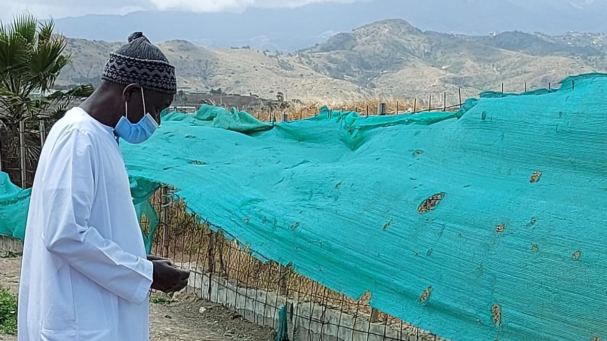 Un montoncito de tierra canaria para despedir a la pequeña Eléne Habiba