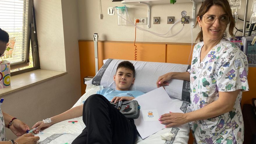Regalos y cartas para los pequeños ingresados en el Hospital General de Elche