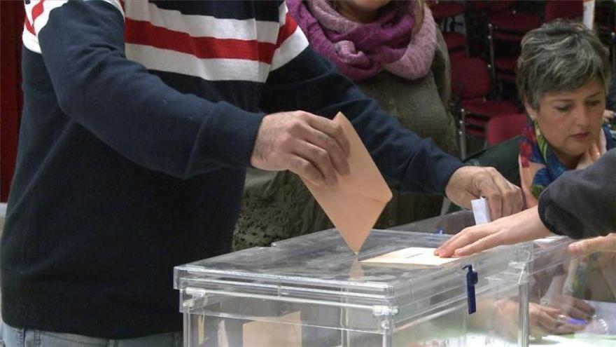 Cierran los colegios electorales tras una jornada sin incidentes destacados