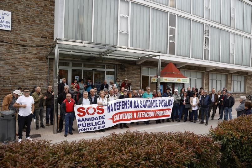La protesta ante el ambulatorio Virxe Peregrina de Pontevedra.