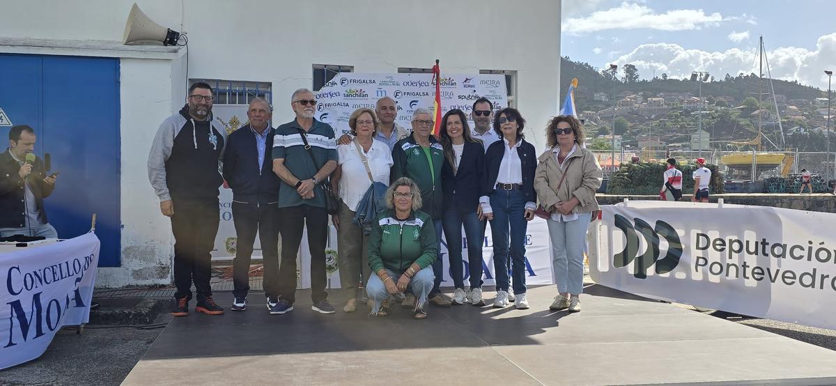 Un homenaje de la Sociedade Deportiva Samertolaméu de remo