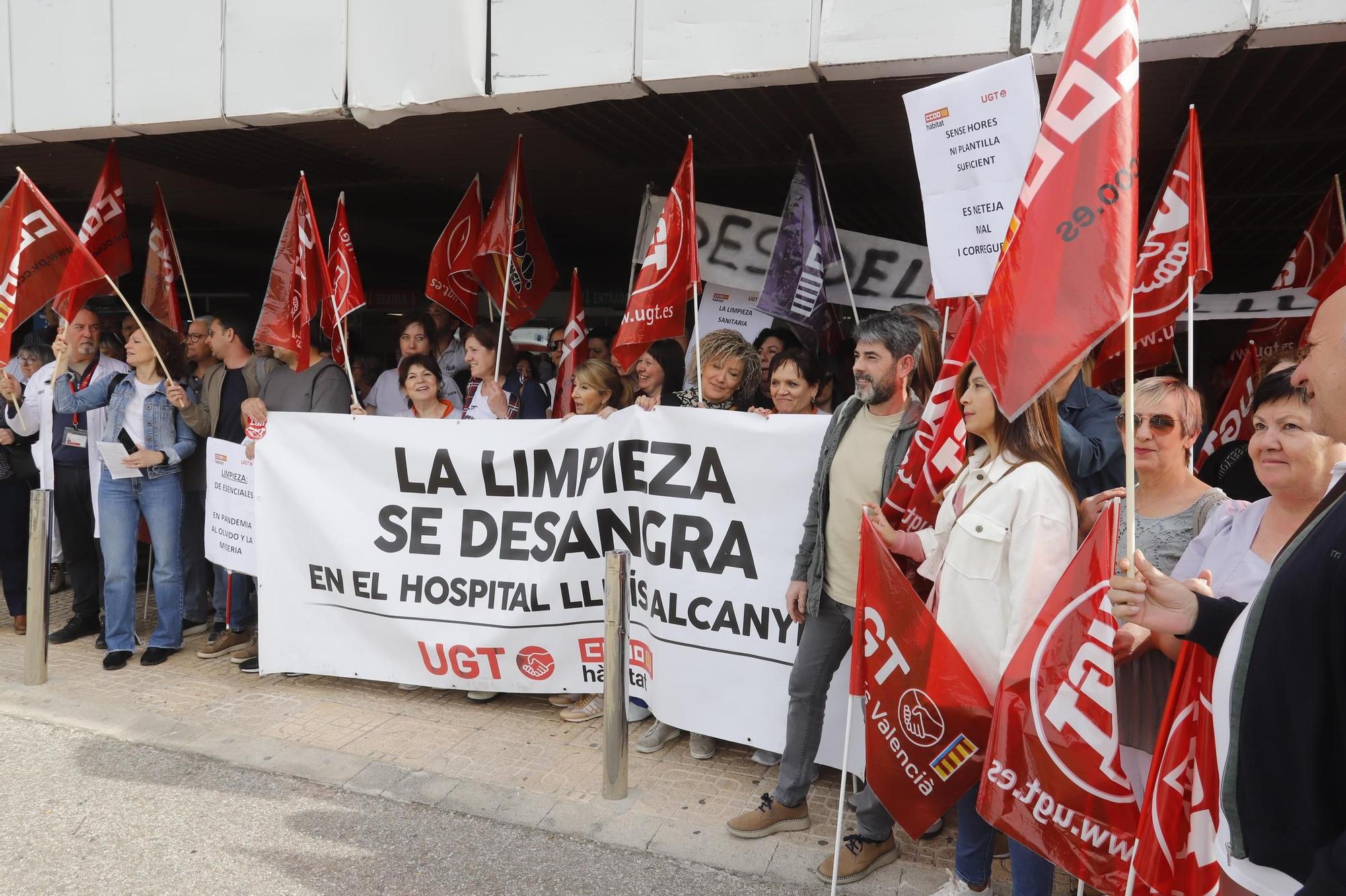 Las limpiadoras del Lluís Alcanyís denuncian el deterioro del servicio