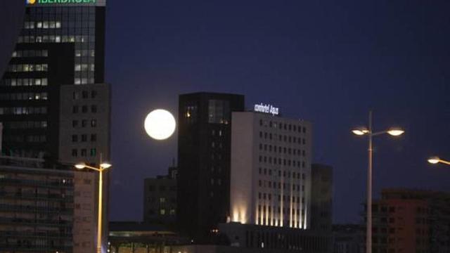 "Ni la luna puede con la contaminación lumínica"