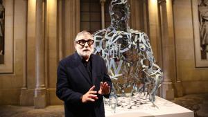 BARCELONA 15/11/2023 Barcelona. Jaume Plensa y la UB presentan la escultura del artista que quedará instalada en el vestibulo del edificio historico de la UB FOTO de ELISENDA PONS