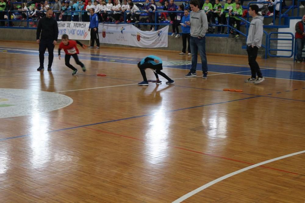 Jugando al atletismo en Alcantarilla