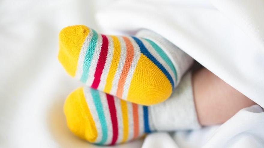 Alerta sanidad: Alertan de que los calcetines para bebés contienen restos  tóxicos que pueden causar enfermedades