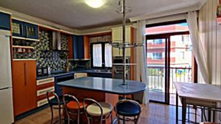 169.900 € Venta de dúplex en Carrizal (Ingenio) 90 m2, 3 habitaciones, 2 baños, 1.888 €/m2...