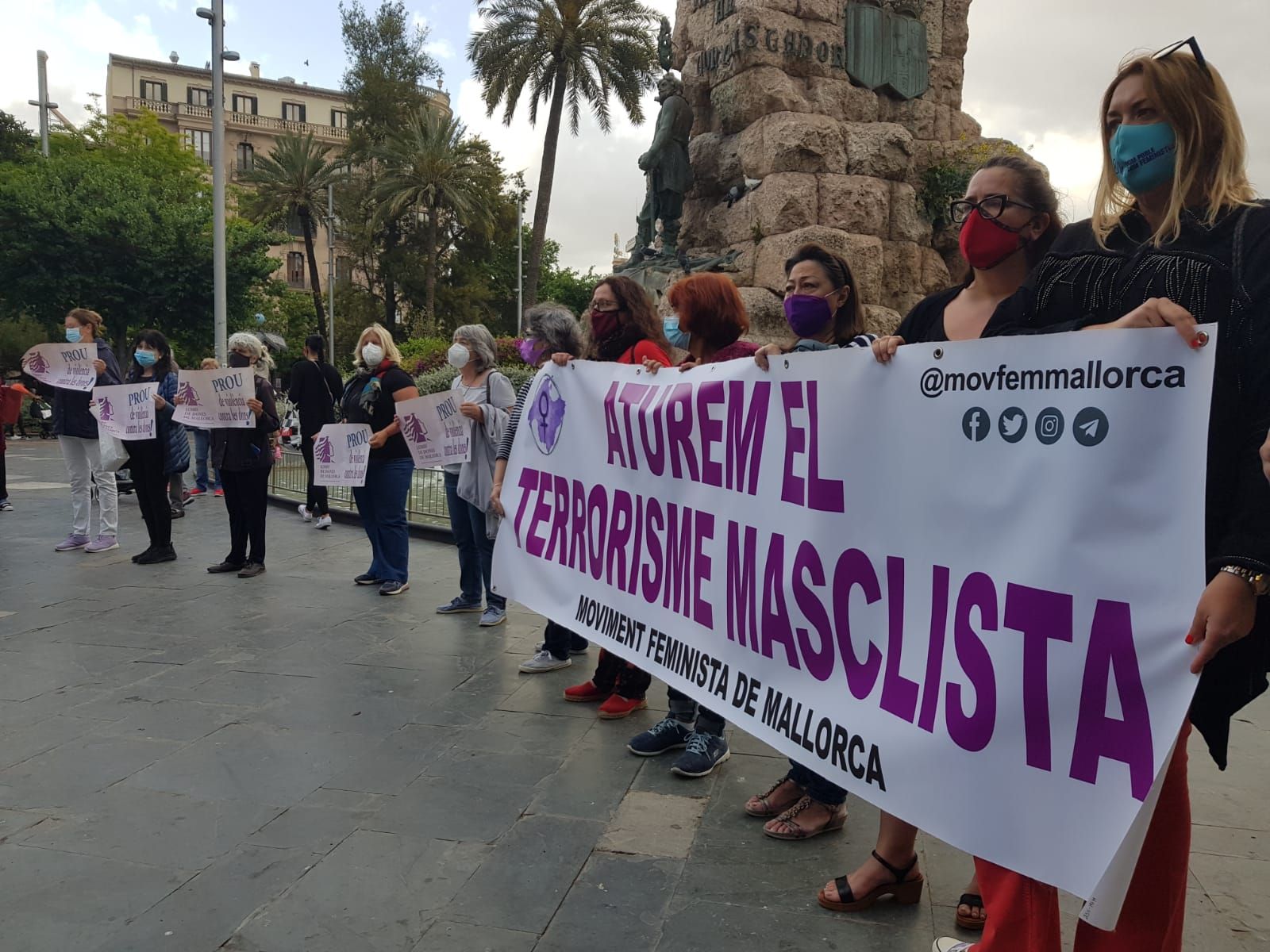 Más de un centenar de personas se manifiestan en Palma por el asesinato ...