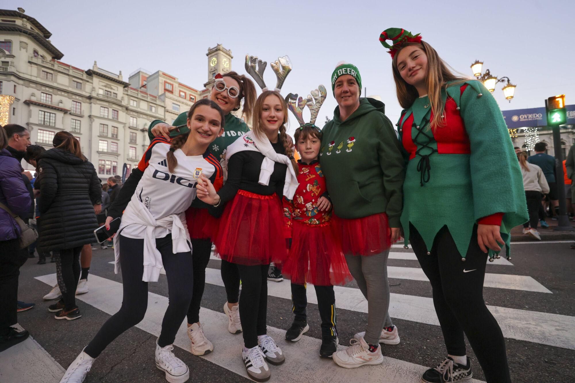 EN IMÁGENES: Alejandro Onís y Mariam Benkert saltan del segundo al primer puesto en la San Silvestre de Oviedo