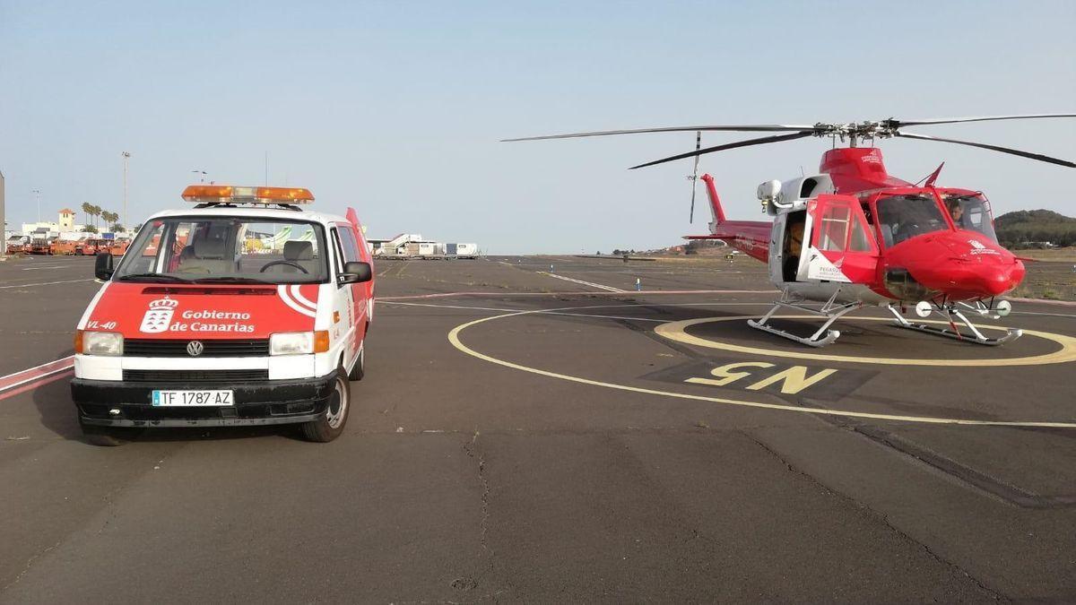 Un helicóptero del GES en La Palma