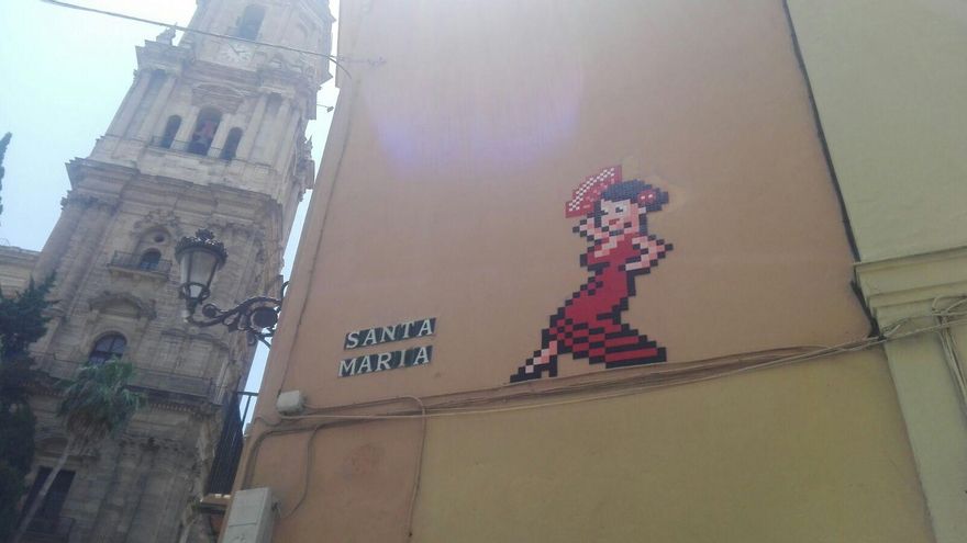 Imagen de archivo del mosaico de la Gitana del artista Invader colocado en el Palacio Episcopal Málaga.