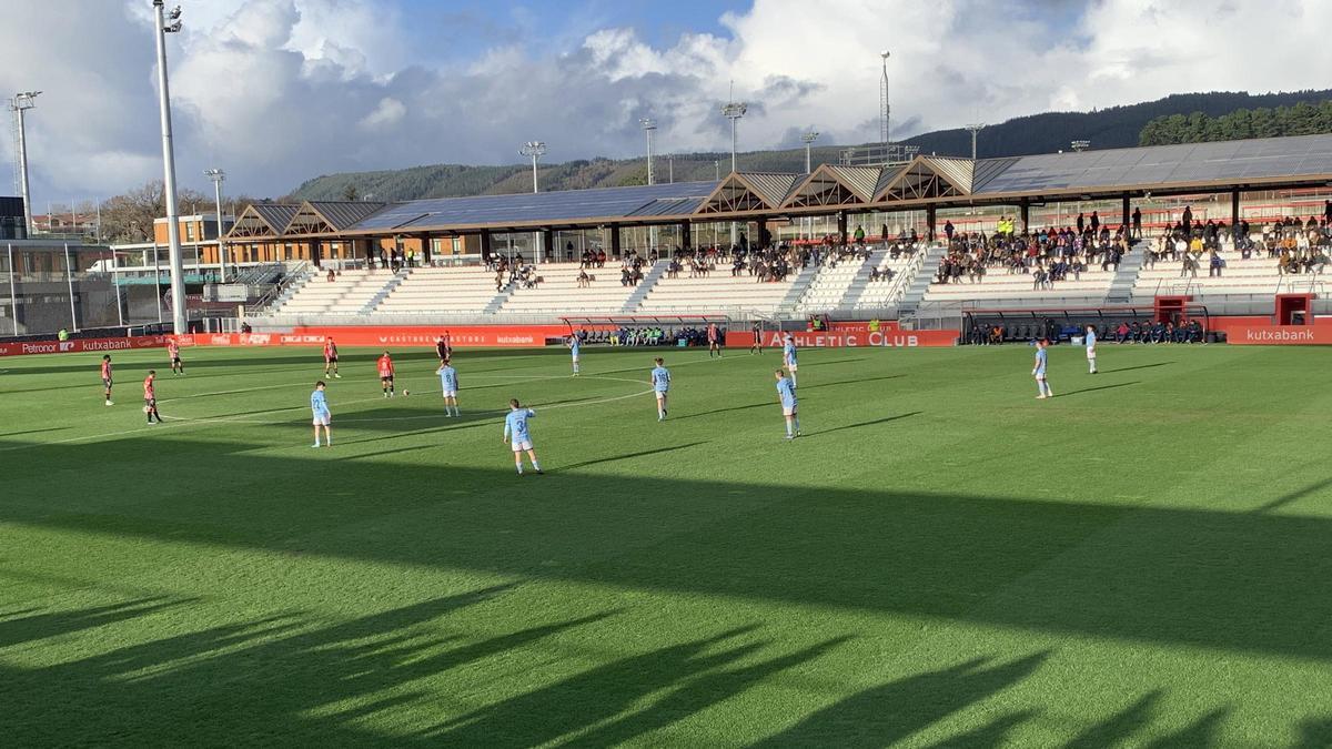 El Brea, dispuesto para comenzar el partido de este sábado en Lezama.