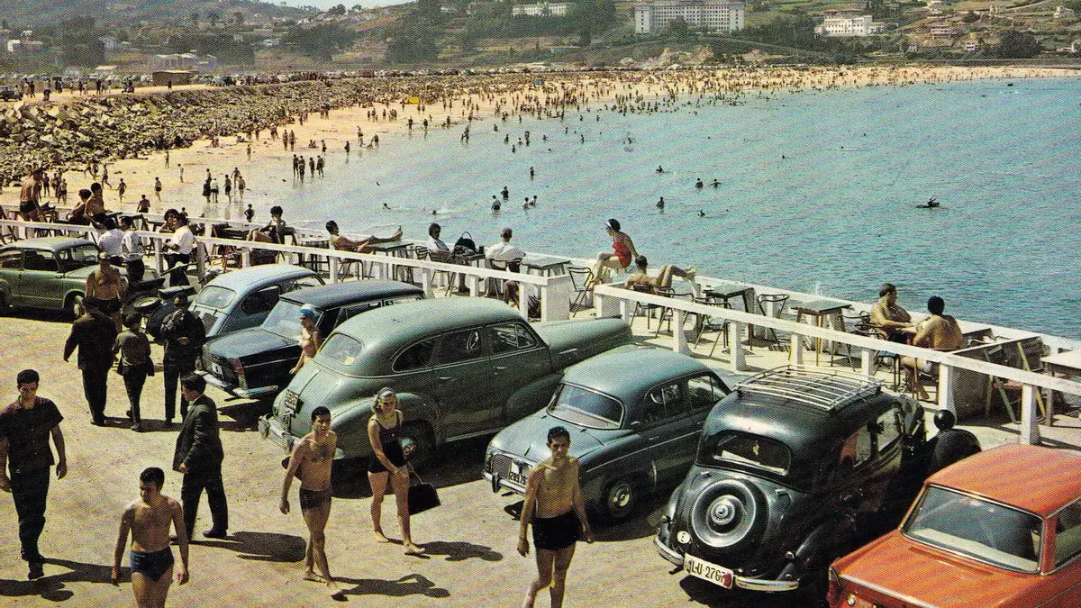 Memoria salgada nas postais da Coruña