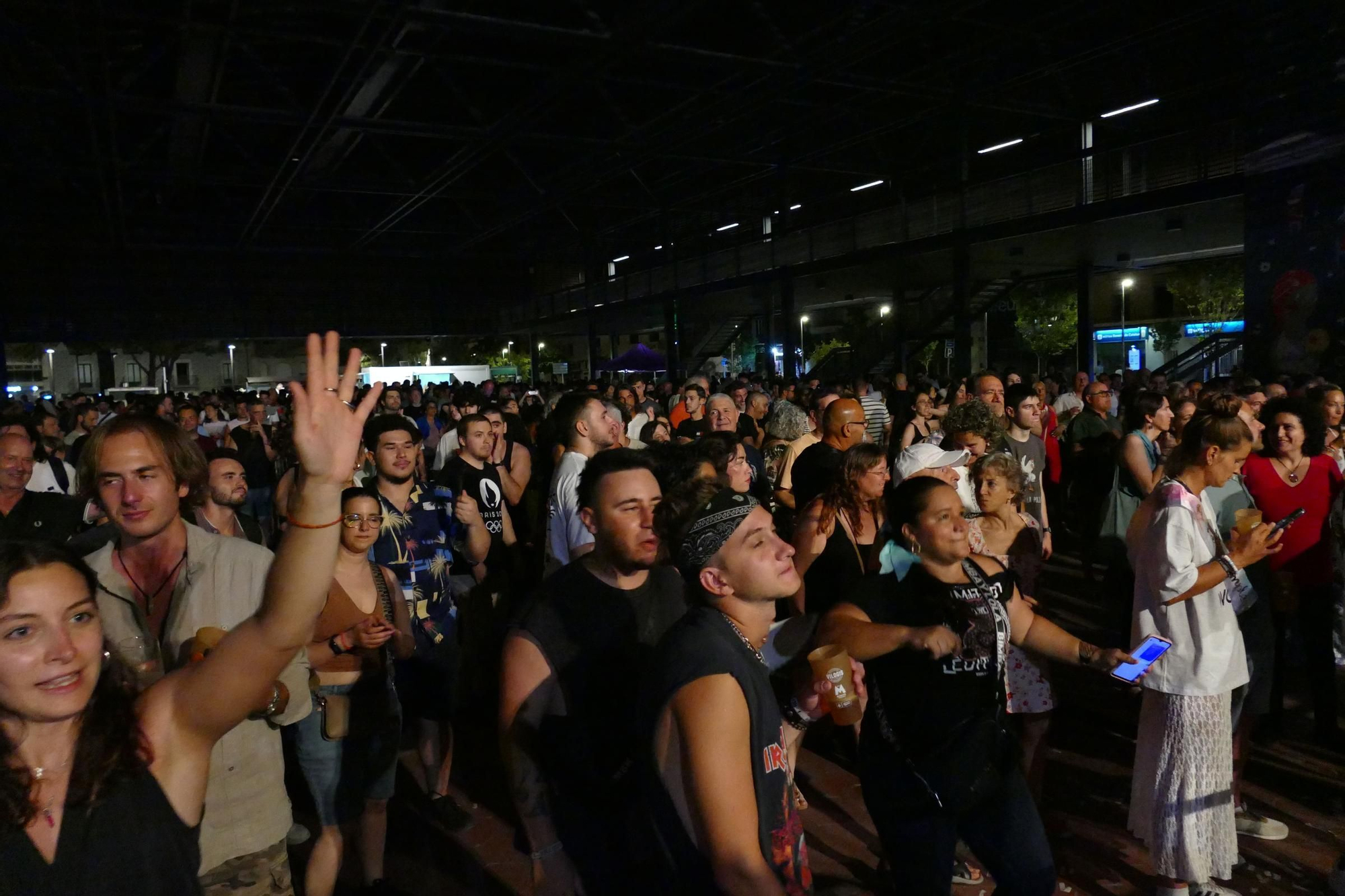 Ni la calor atura el bon ambient dels concerts de la revetlla de Sant Pere a Figueres