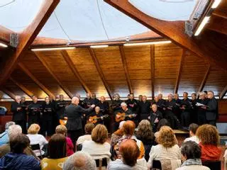 Éxito de público en el concierto de "Los lunes a las ocho" en Salas, que conquistó a los asistentes con boleros, habaneras y zarzuelas