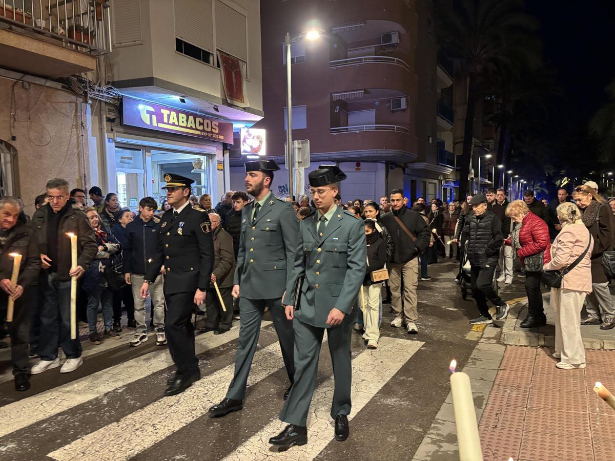 Las imágenes de la multitudinaria procesión de subida de la imagen del Santísimo Cristo del Mar de Benicarló