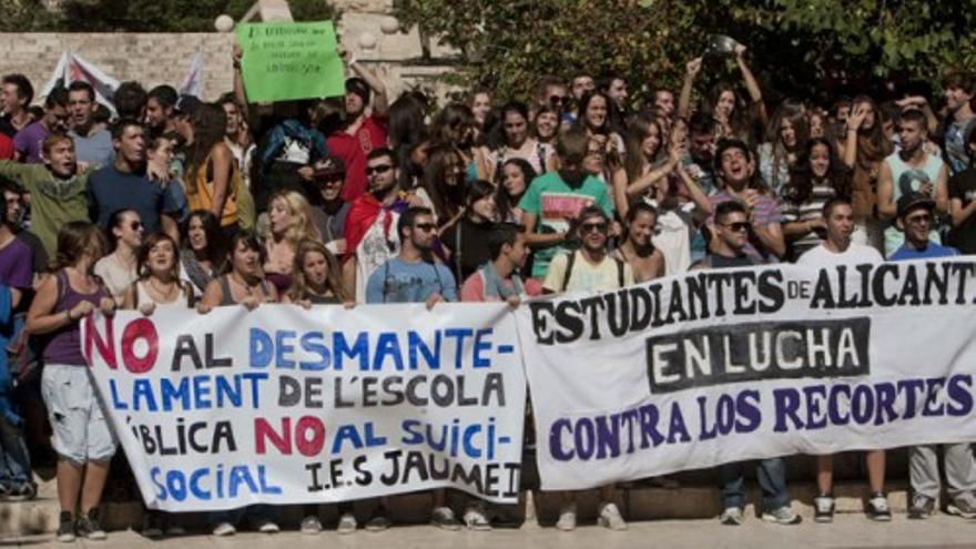 Los padres se suman a la huelga en la enseñanza