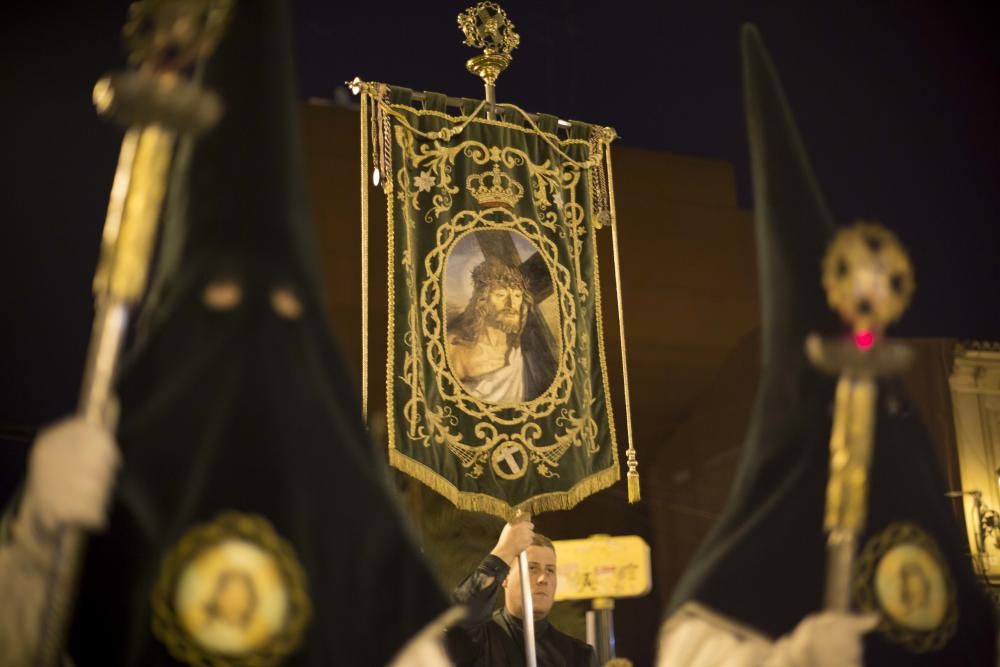 Procesión de la Real Hermandad de Jesús con la Cruz y Cristo Resucitado