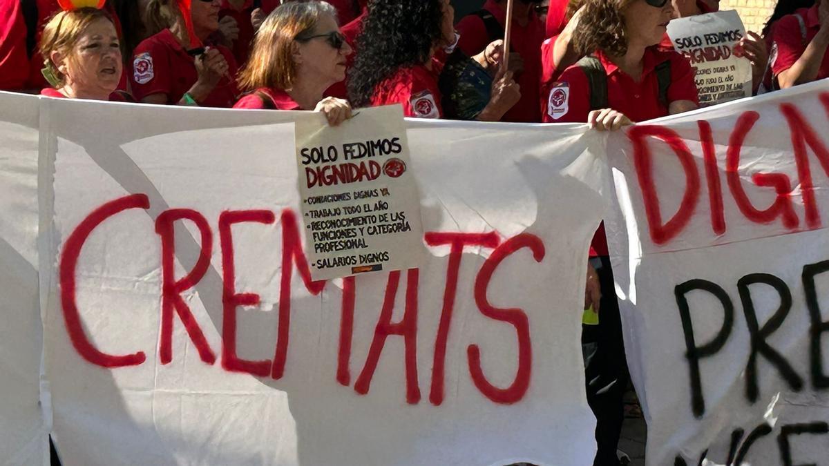 Personal de prevención de incendios protesta por sus condiciones laborales